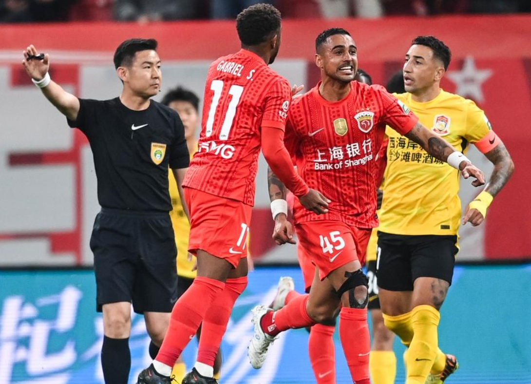 中国官方网站-4-1！武磊梅开二度，中超卫冕冠军首胜，郑智又输了：遭遇两连败